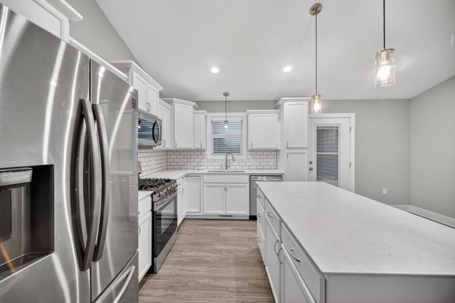 2417 Merle Huff Avenue, Norwalk, IA 50211