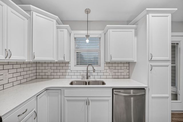 2417 Merle Huff Avenue, Norwalk, IA 50211