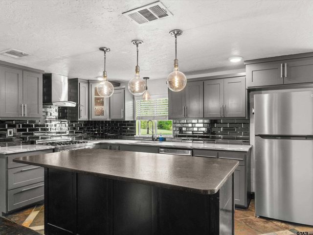 1333 Lupine Rd, Gilmer, TX 75644