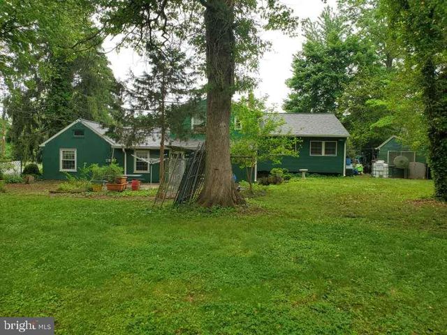 700 GORDON DR, Yardley, PA 19067