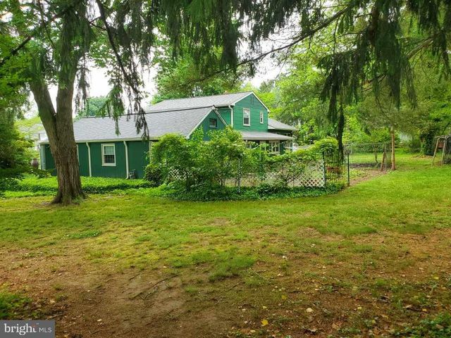 700 GORDON DR, Yardley, PA 19067