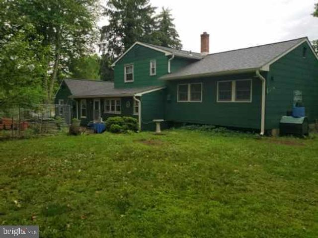 700 GORDON DR, Yardley, PA 19067