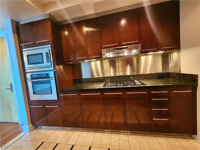 2700 South Las Vegas Boulevard 1506, Las Vegas, NV 89109