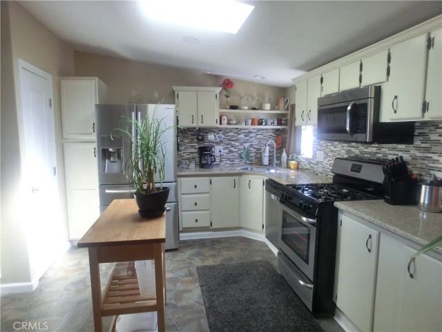 9282 Caughlin, Phelan, CA 92371