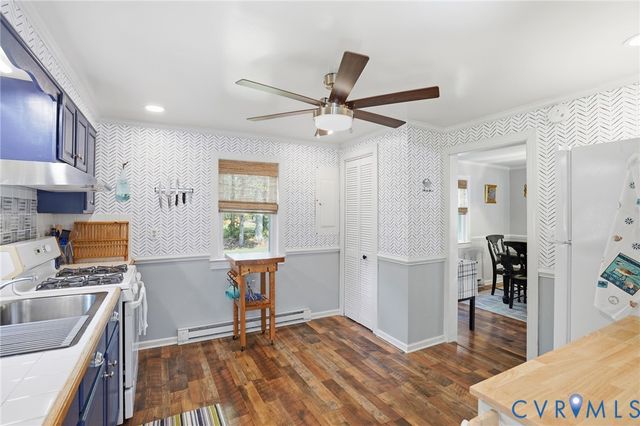 247 Salisbury Park Rd, Hague, VA 22469