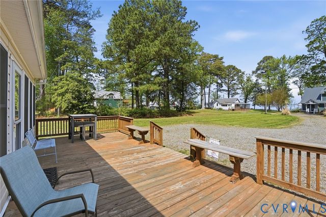 247 Salisbury Park Rd, Hague, VA 22469