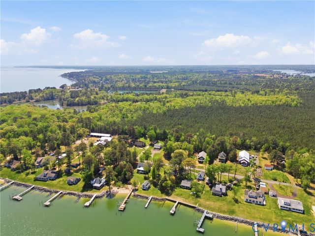 247 Salisbury Park Rd, Hague, VA 22469