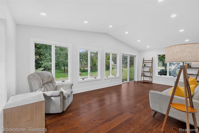 2768 Hillendale Drive, Rochester Hills, MI 48309
