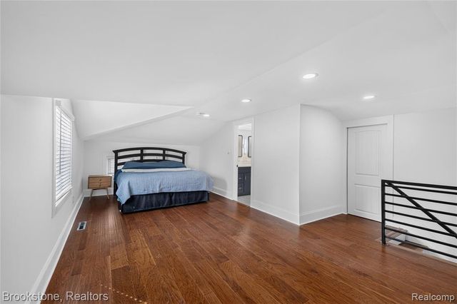 2768 Hillendale Drive, Rochester Hills, MI 48309