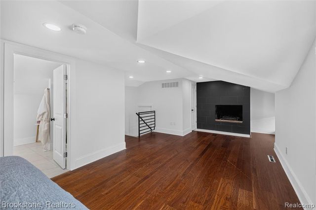 2768 Hillendale Drive, Rochester Hills, MI 48309