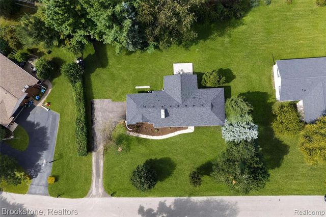 2768 Hillendale Drive, Rochester Hills, MI 48309