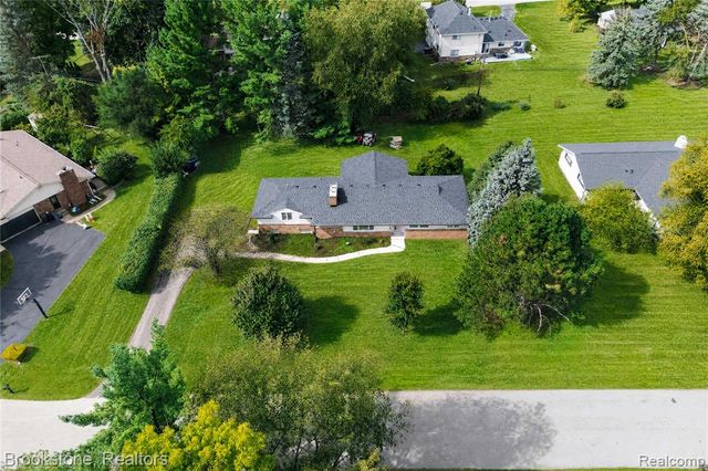 2768 Hillendale Drive, Rochester Hills, MI 48309