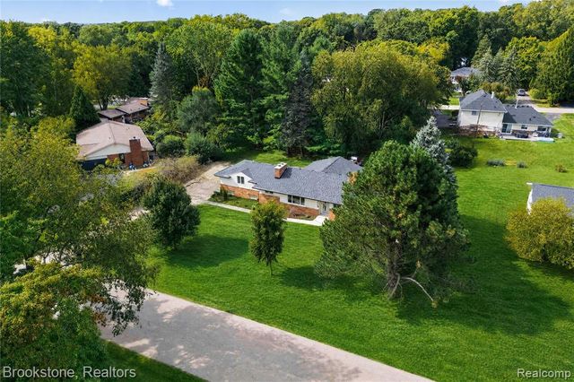 2768 Hillendale Drive, Rochester Hills, MI 48309