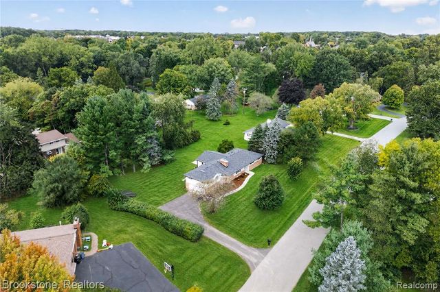 2768 Hillendale Drive, Rochester Hills, MI 48309