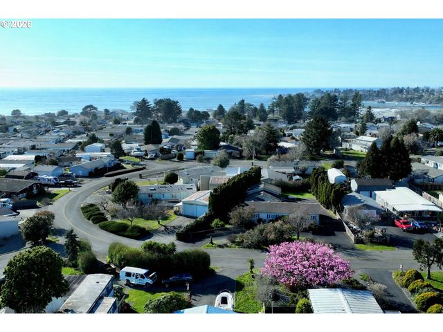 15961 BAY VIEW Dr, Brookings, OR 97415