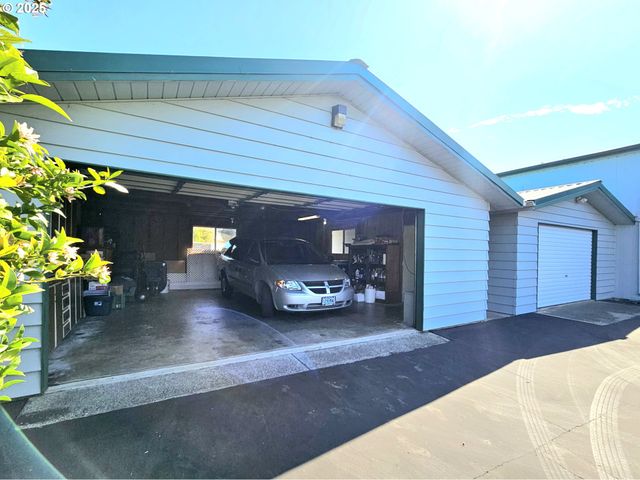 15961 BAY VIEW Dr, Brookings, OR 97415