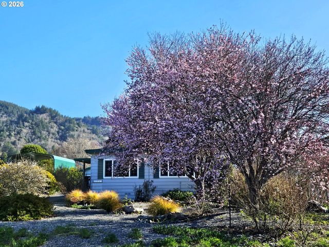 15961 BAY VIEW Dr, Brookings, OR 97415