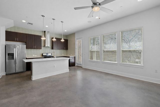 8922 Menchaca RD 1004, Austin, TX 78748