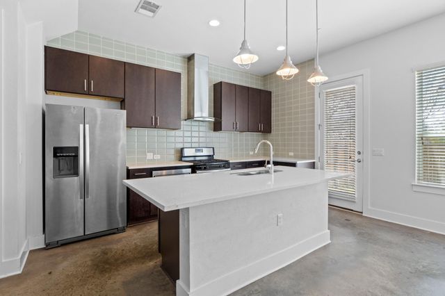 8922 Menchaca RD 1004, Austin, TX 78748