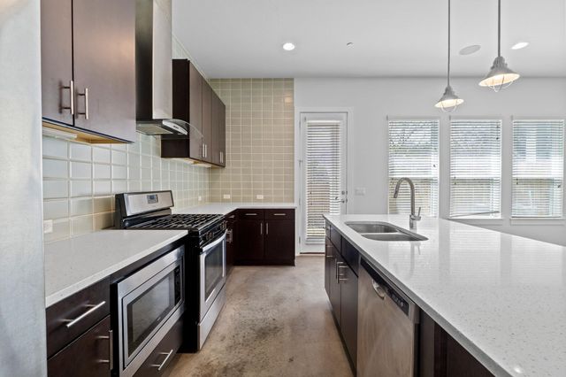 8922 Menchaca RD 1004, Austin, TX 78748