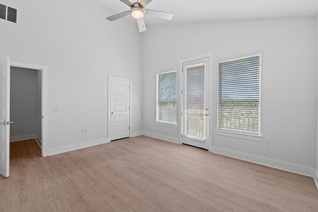 8922 Menchaca RD 1004, Austin, TX 78748