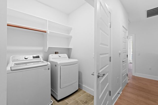 8922 Menchaca RD 1004, Austin, TX 78748