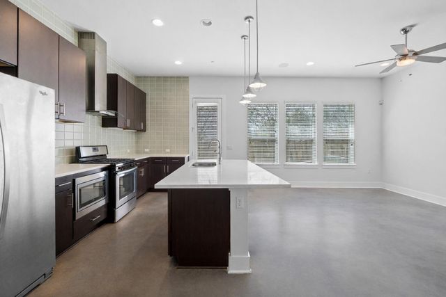 8922 Menchaca RD 1004, Austin, TX 78748