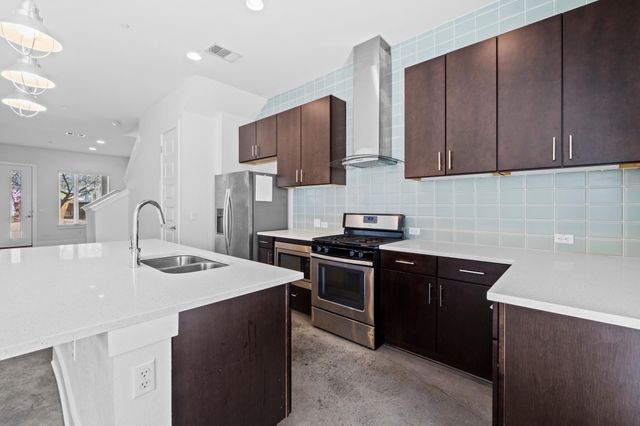 8922 Menchaca RD 1004, Austin, TX 78748