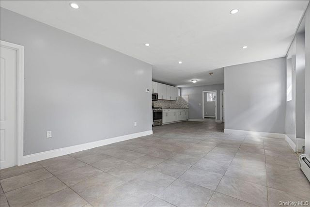 1021 E 213th Street, Bronx, NY 10469