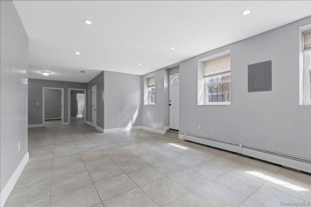 1021 E 213th Street, Bronx, NY 10469