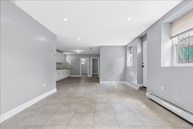 1021 E 213th Street, Bronx, NY 10469