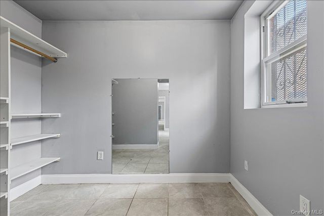 1021 E 213th Street, Bronx, NY 10469