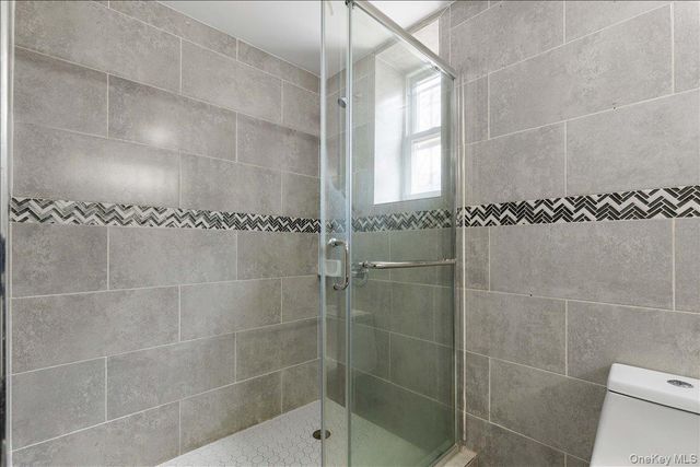 1021 E 213th Street, Bronx, NY 10469