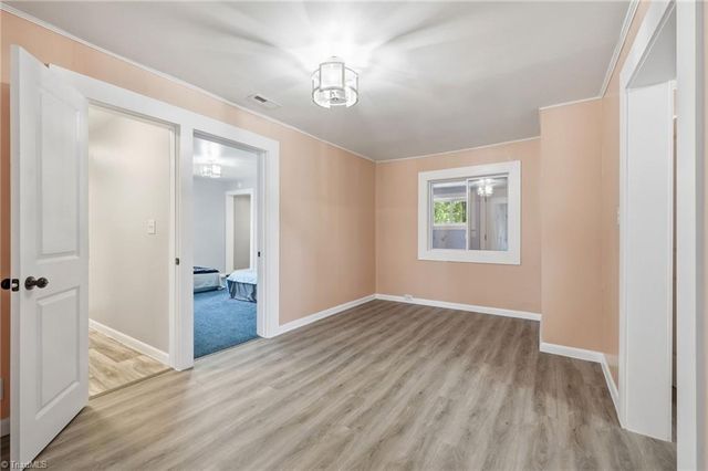 622 S Franklin Road, Mount Airy, NC 27030
