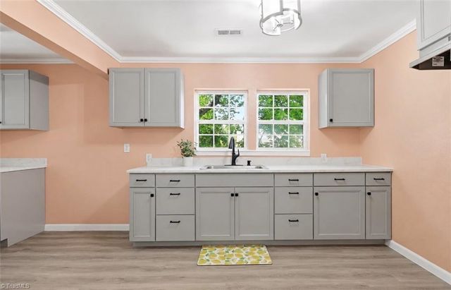 622 S Franklin Road, Mount Airy, NC 27030