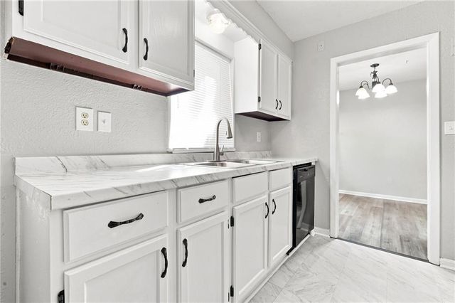 2307 NE 37th Terrace, Kansas City, MO 64116