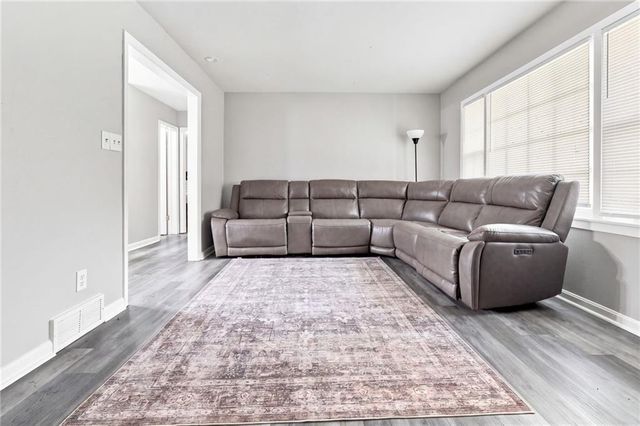 2307 NE 37th Terrace, Kansas City, MO 64116