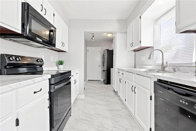 2307 NE 37th Terrace, Kansas City, MO 64116
