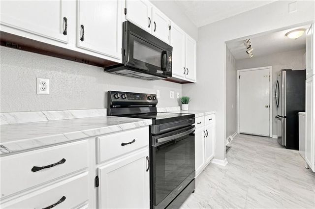 2307 NE 37th Terrace, Kansas City, MO 64116