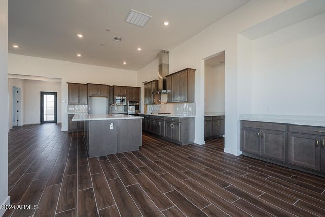 3823 W LODGE Drive, Laveen, AZ 85339