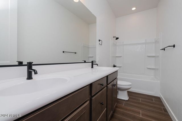 3823 W LODGE Drive, Laveen, AZ 85339