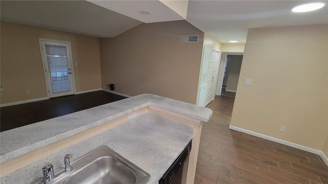 5600 DEVONBRIAR WAY N202, Orlando, FL 32822