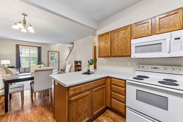 1014 Heldt Street, Chaska, MN 55318