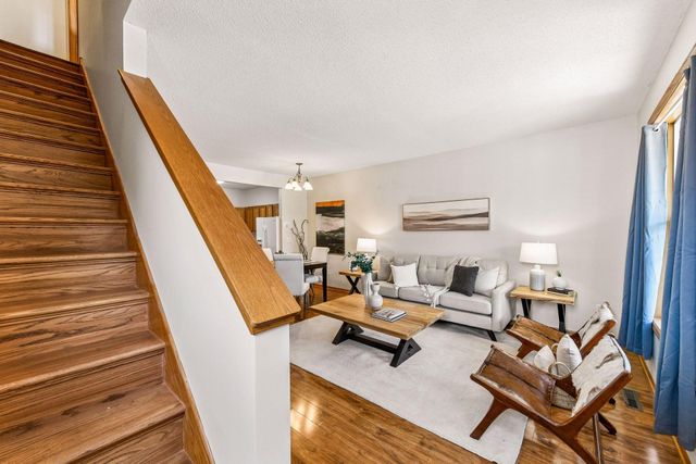 1014 Heldt Street, Chaska, MN 55318