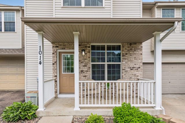 1014 Heldt Street, Chaska, MN 55318