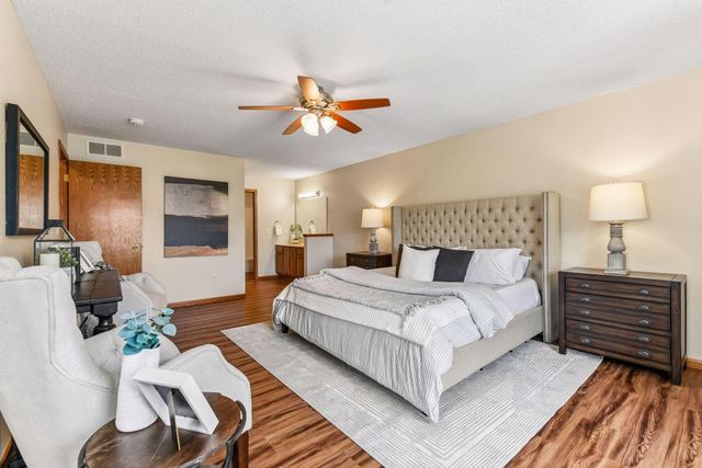 1014 Heldt Street, Chaska, MN 55318