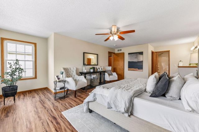 1014 Heldt Street, Chaska, MN 55318