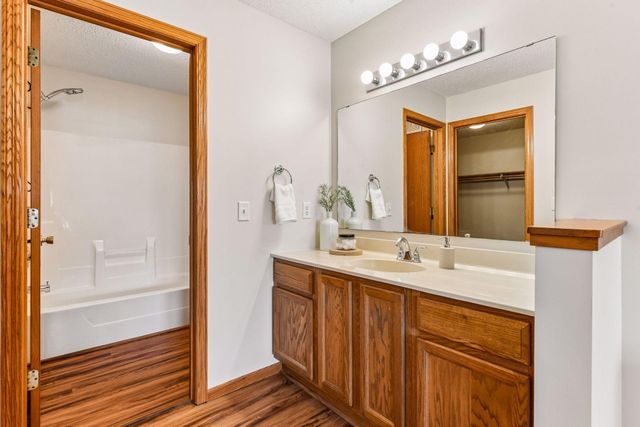 1014 Heldt Street, Chaska, MN 55318