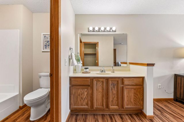 1014 Heldt Street, Chaska, MN 55318
