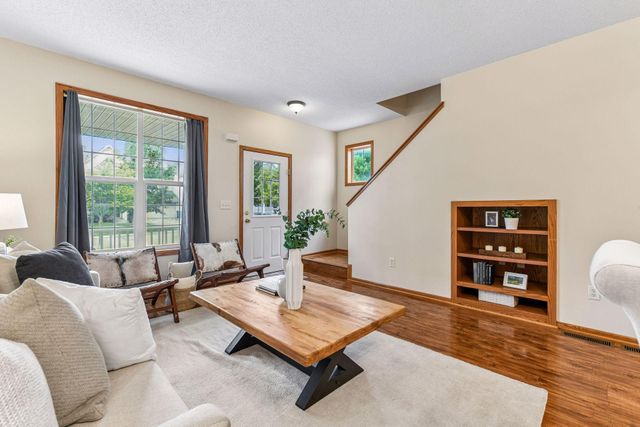 1014 Heldt Street, Chaska, MN 55318
